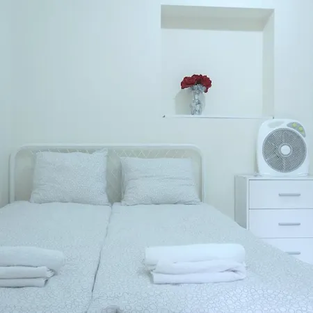 City Center Cozy Flat, Best Location! Apartman Krakkó